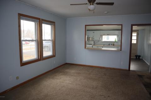 8 S Lake St, Grant, MI 49327 photo 6