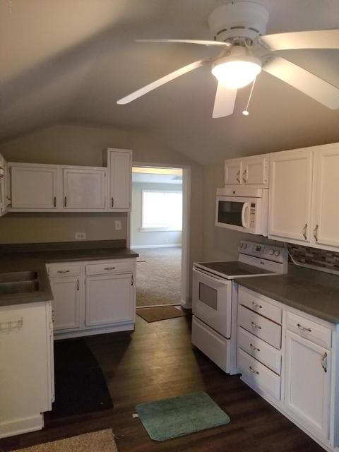 248 S Tabor St, Lyons, MI 48851 photo 2