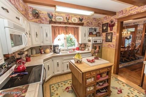 124 E Chicago St, Coldwater, MI 49036 photo 3