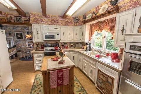 124 E Chicago St, Coldwater, MI 49036 photo 4