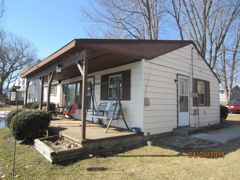 371 Adele Dr, Trufant, MI 49347 photo 2