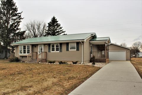 425 Johnson St, Edmore, MI 48829 photo 1