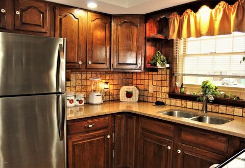 425 Johnson St, Edmore, MI 48829 photo 5