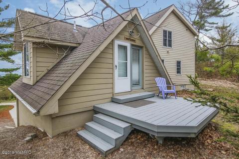 2036 Second St, Onekama, MI 49675 photo 38
