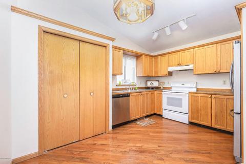 684 2nd St, Plainwell, MI 49080 photo 8
