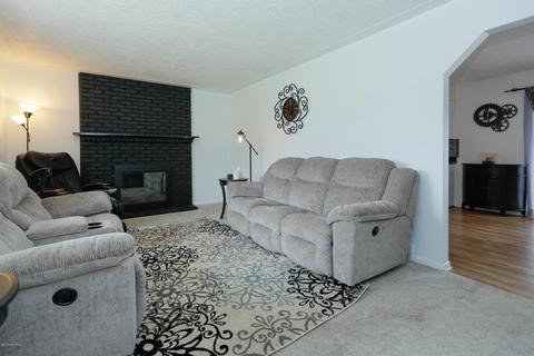 191 Moon Dr, Plainwell, MI 49080 photo 4