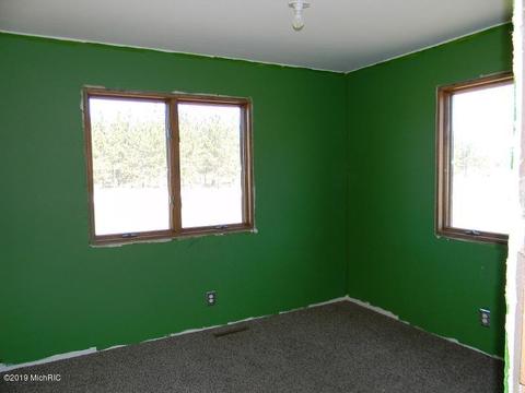 7311 W Saint Charles Rd, Sumner, MI 48889 photo 5