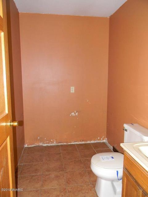 7311 W Saint Charles Rd, Sumner, MI 48889 photo 8