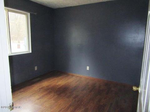 336 S Locust Ave, White Cloud, MI 49349 photo 12