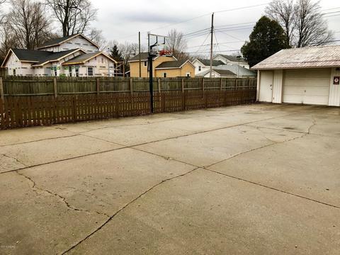 260 White Pigeon St, Constantine, MI 49042 photo 4