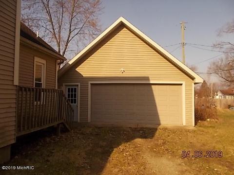 917 Eighth St, Three Rivers, MI 49093 photo 2