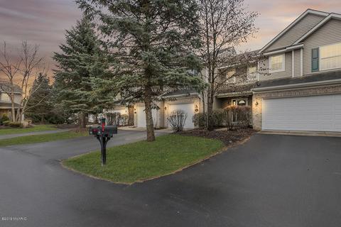 618 Abbey Mill Dr SE, Ada, MI 49301 photo 3