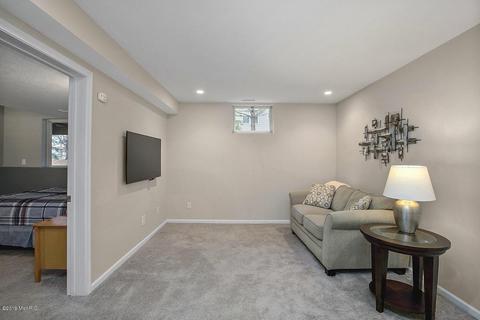 618 Abbey Mill Dr SE, Ada, MI 49301 photo 16