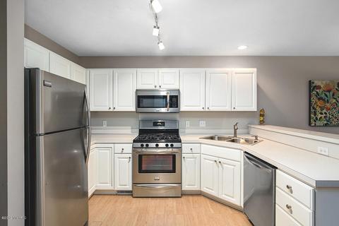 618 Abbey Mill Dr SE, Ada, MI 49301 photo 7