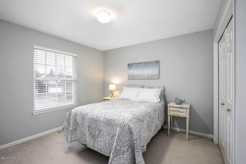 618 Abbey Mill Dr SE, Ada, MI 49301 photo 12