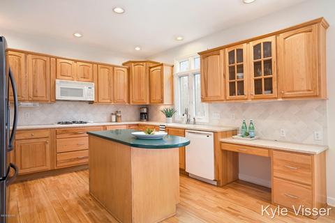 507 Roundtree Dr NE, Ada, MI 49301 photo 18