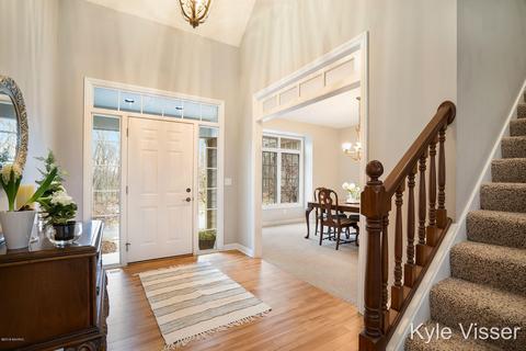 507 Roundtree Dr NE, Ada, MI 49301 photo 5