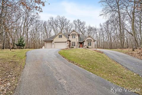 507 Roundtree Dr NE, Ada, MI 49301 photo 3