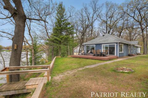 1376 E 88th St, Newaygo, MI 49337 photo 1