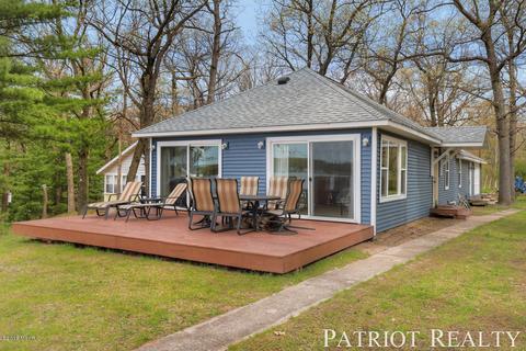 1376 E 88th St, Newaygo, MI 49337 photo 2
