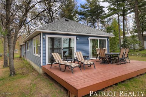 1376 E 88th St, Newaygo, MI 49337 photo 4