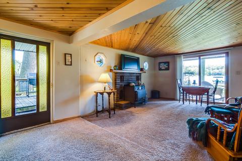 65595 E Peninsula Dr, Cassopolis, MI 49031 photo 2