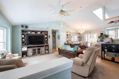1935 E Parmeter Rd, Ionia, MI 48846 photo 7