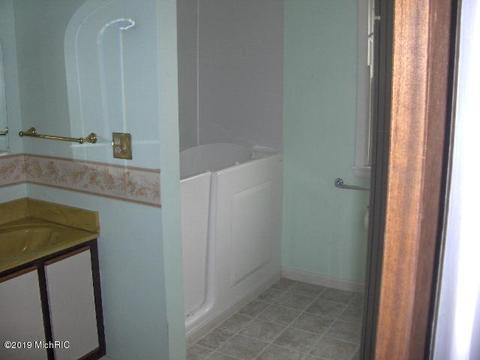 1025 S Pleasant St, Belding, MI 48809 photo 12