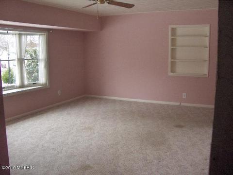 1025 S Pleasant St, Belding, MI 48809 photo 7