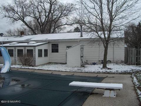 1025 S Pleasant St, Belding, MI 48809 photo 16