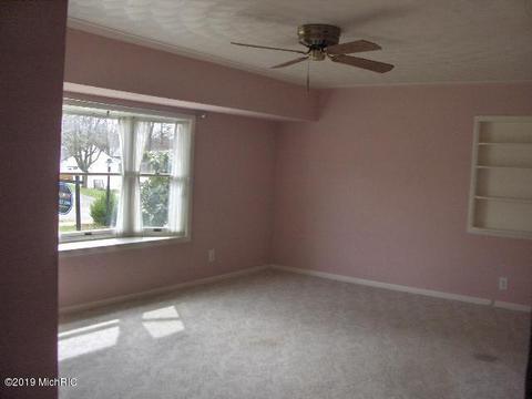 1025 S Pleasant St, Belding, MI 48809 photo 6