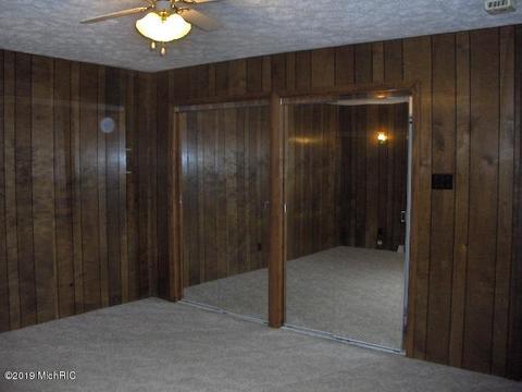 1025 S Pleasant St, Belding, MI 48809 photo 10