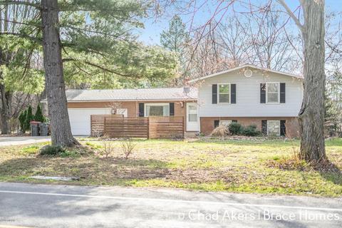 665 Spaulding Ave SE, Ada, MI 49301 photo 1
