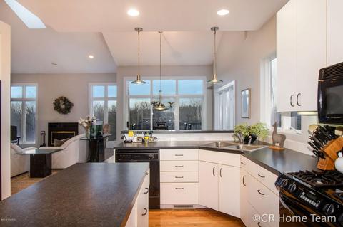 9051 36th St SE, Ada, MI 49301 photo 12