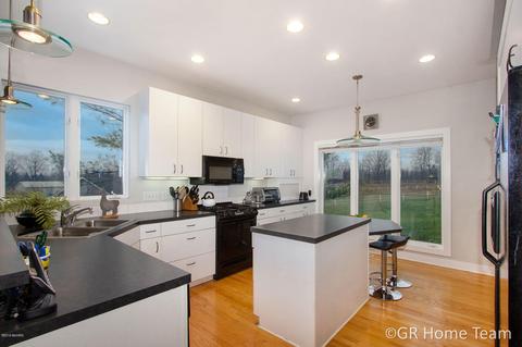 9051 36th St SE, Ada, MI 49301 photo 13