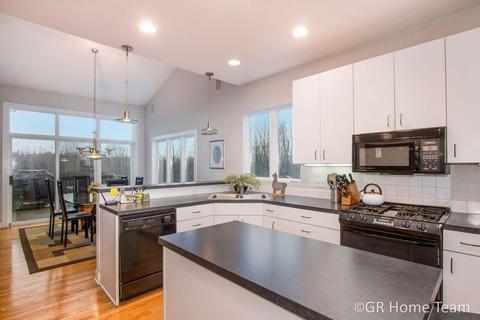 9051 36th St SE, Ada, MI 49301 photo 11