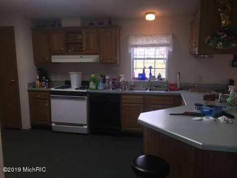 835 Kinter Rd, Bronson, MI 49028 photo 2