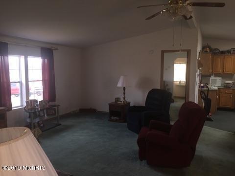 835 Kinter Rd, Bronson, MI 49028 photo 4