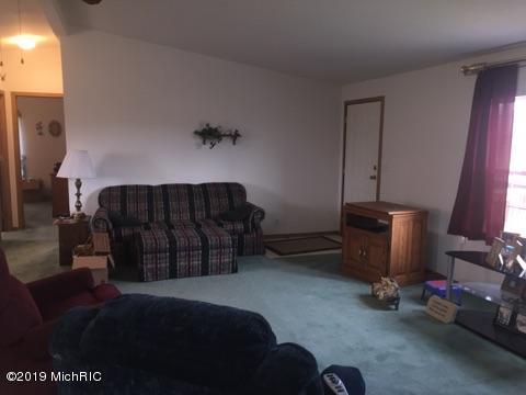 835 Kinter Rd, Bronson, MI 49028 photo 5