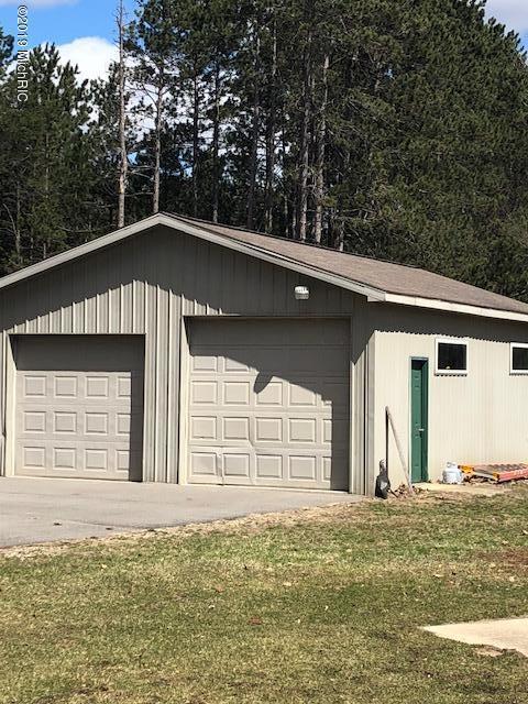 7635 River Rd, Evart, MI 49631 photo 2