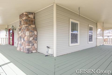 407 N Demorest St, Belding, MI 48809 photo 6