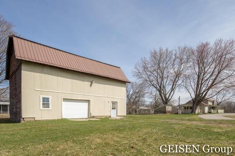407 N Demorest St, Belding, MI 48809 photo 23