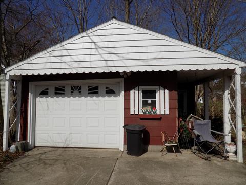 910 Davis St, Manistee, MI 49660 photo 5