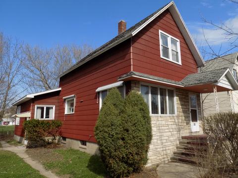 910 Davis St, Manistee, MI 49660 photo 4