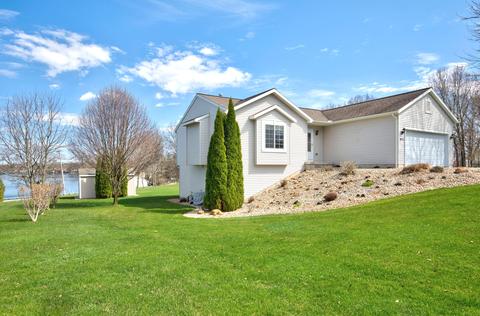 973 Pinnacle Ct, Plainwell, MI 49080 photo 3