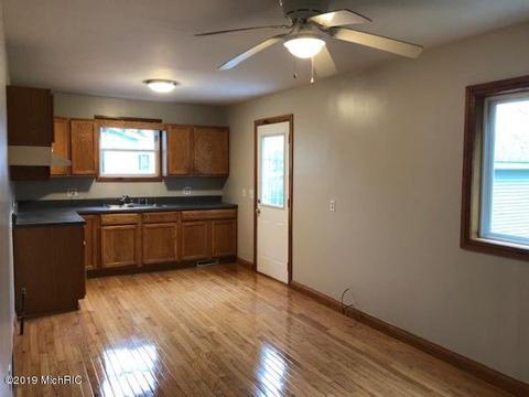 12 Tibbits St, Coldwater, MI 49036 photo 3