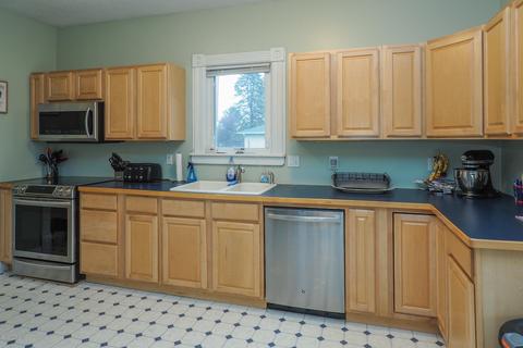 303 E Clay St, Schoolcraft, MI 49087 photo 9