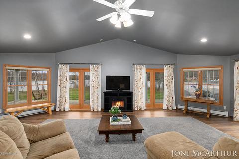 358 Potter Pl, Stanton, MI 48888 photo 5