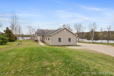 358 Potter Pl, Stanton, MI 48888 photo 39