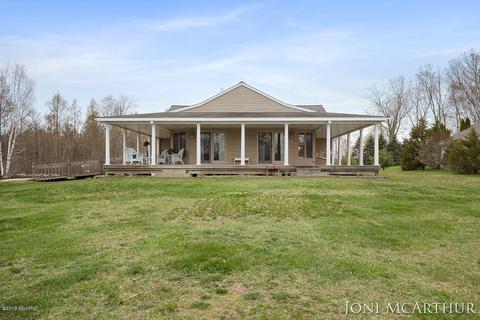 358 Potter Pl, Stanton, MI 48888 photo 2